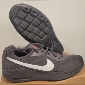 Nike Mens Air Max Oketo Thunder Grey Running shoe AQ2235 013 size 10